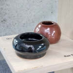 5 Cups/Bowls: Frog (red) and Toad (black)